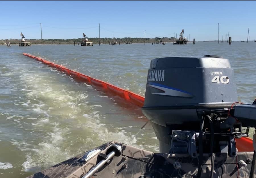 Floating Oil Spill Containment Boom Image 1